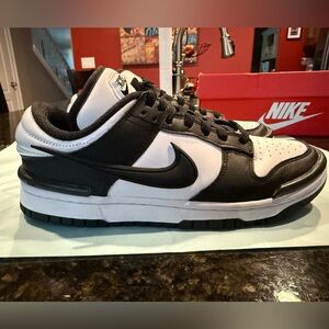 Women’s Size 9 Panda Dunks Twists - Exellent pre owned condition